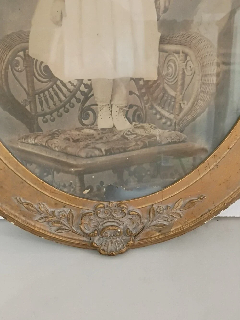 Antique Gold Oval Decorative Picture Frame